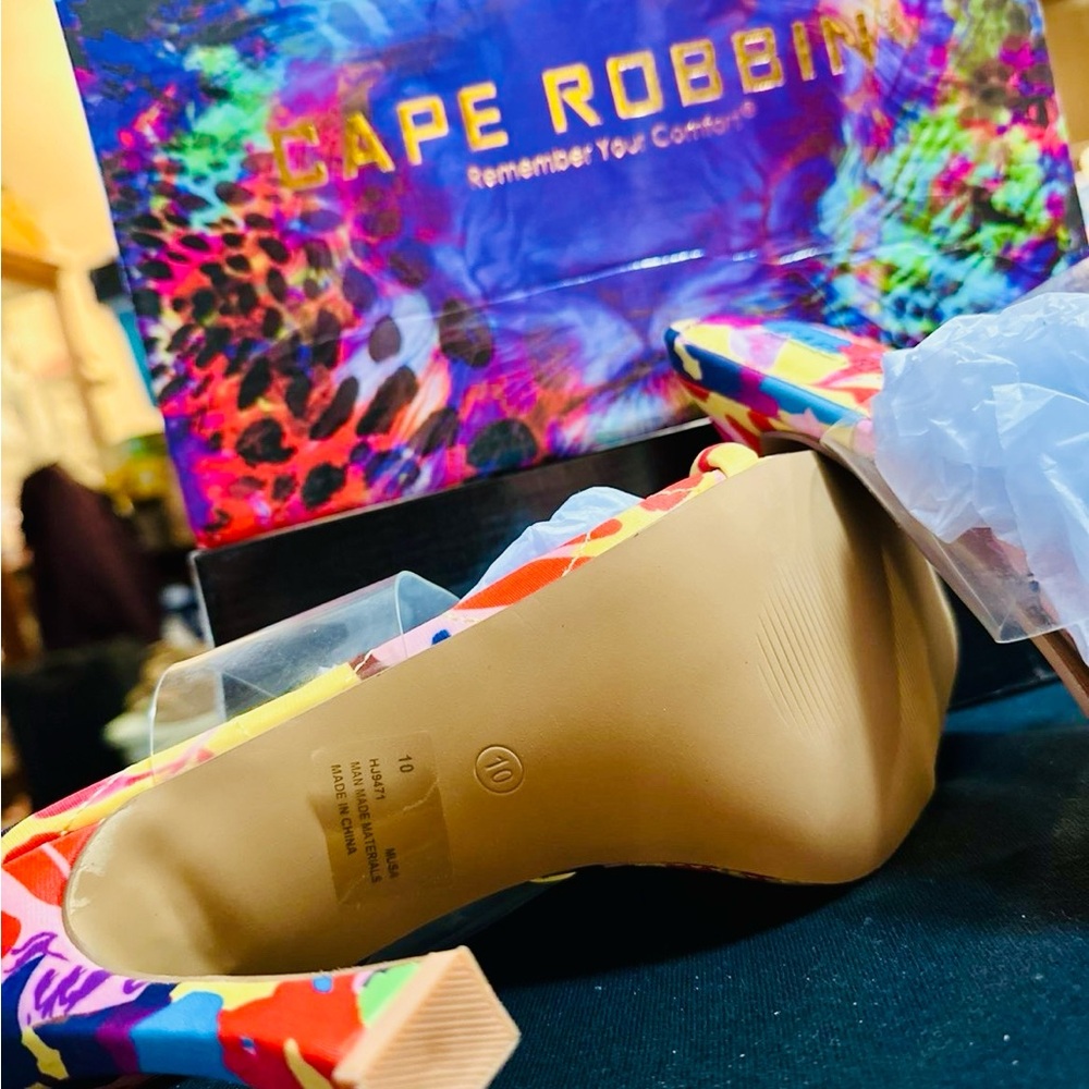 Cape Robbin Multicolor Heels - Picture 4 of 5